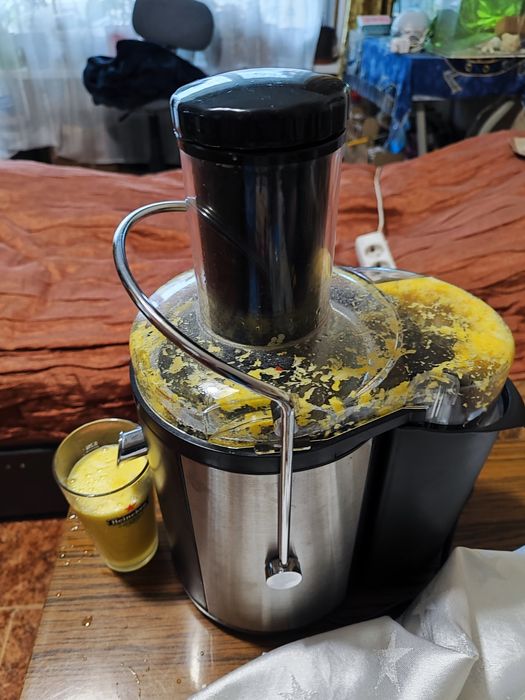 Сокоизтисквачка за плодове и зеленчуци  superior.