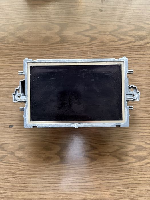 Оригинална мултимедия за CLS W218