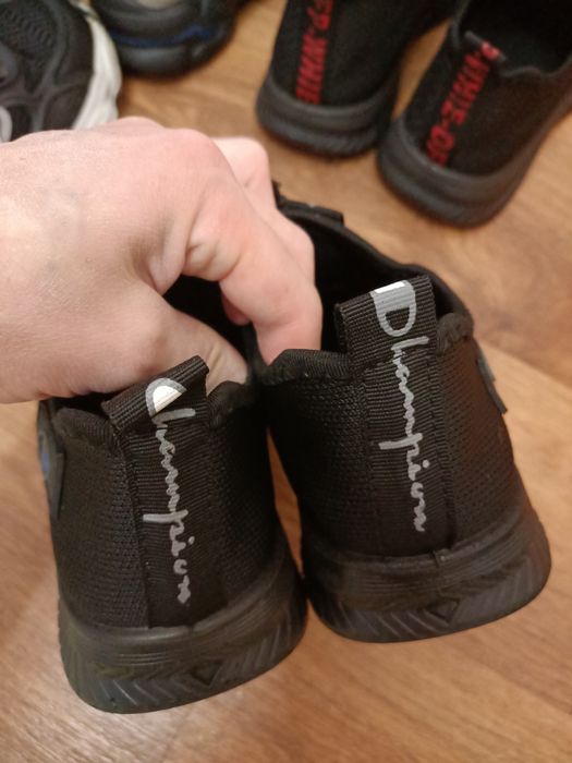 Кроссовки детские