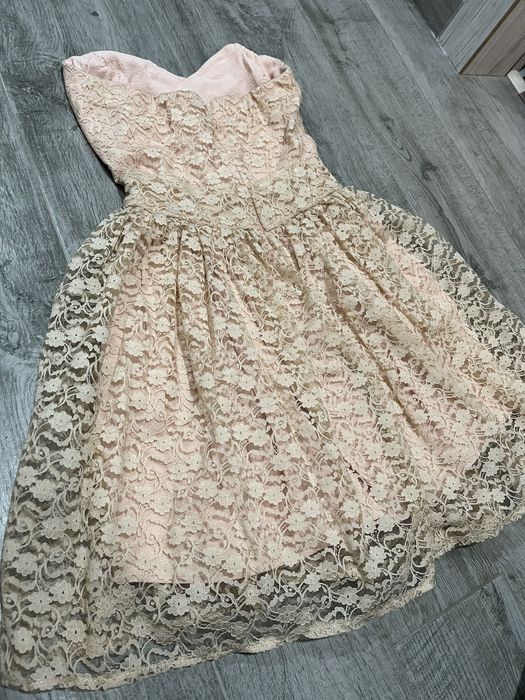 Дантелена  рокля