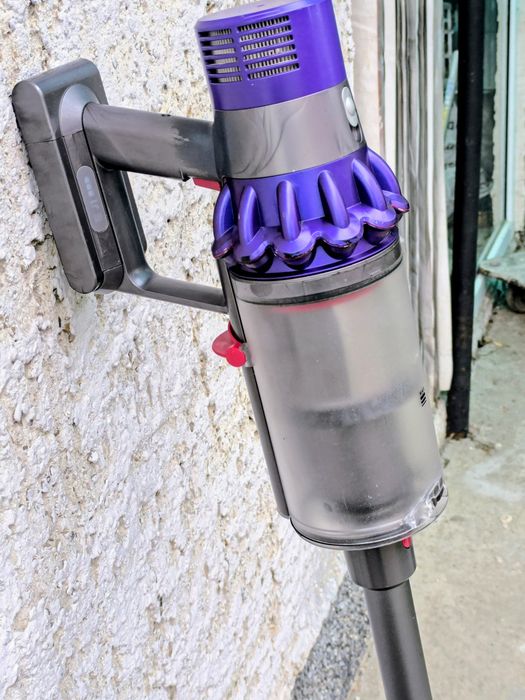 Вертикална прахосмукачка Dyson V10 Animal, 525 W, 29.4V, Автономност 60 мин,