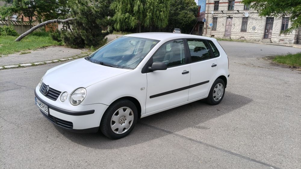 VOLKSWAGEN Polo