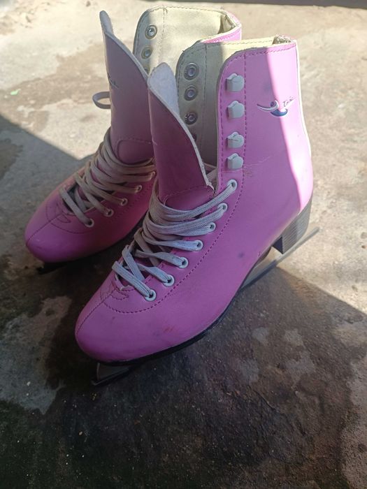 Коньки женские б/у