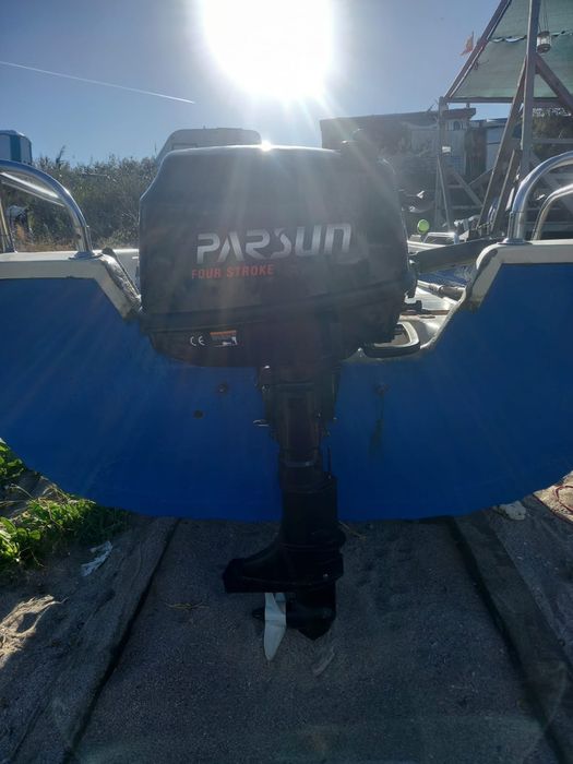 Barca ,,Lotus"cu motor