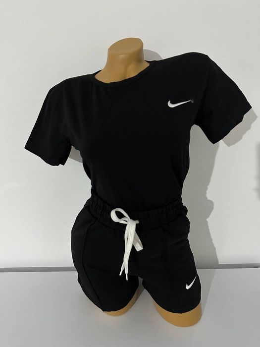 Compleuri scurte dama