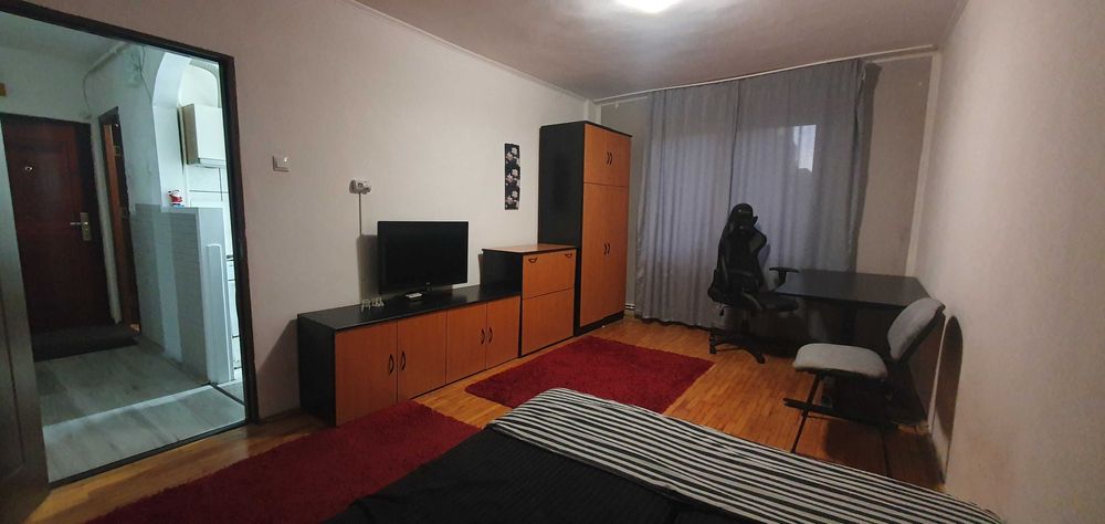 Închiriez apartament 1 cameră spațios (35 mp), str. Cutezanței (Darina), vedere spre pădure