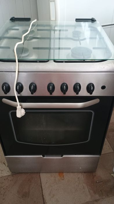 Vand aragaz perfect functionabil marca Beko