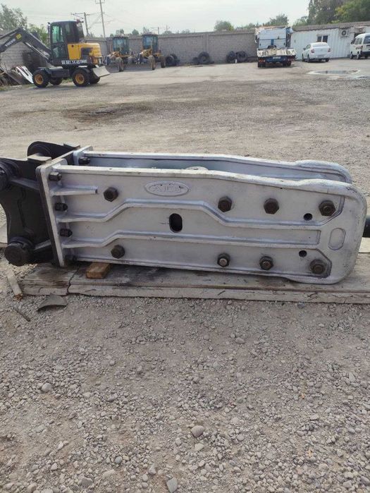 Гидромолот 350F  Корея на  DOOSAN 340 и на VOLVO 290,300 и др.