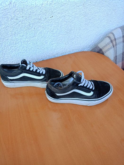 Vând pantofi sport  Vans,produs de calitate,mărimea 38