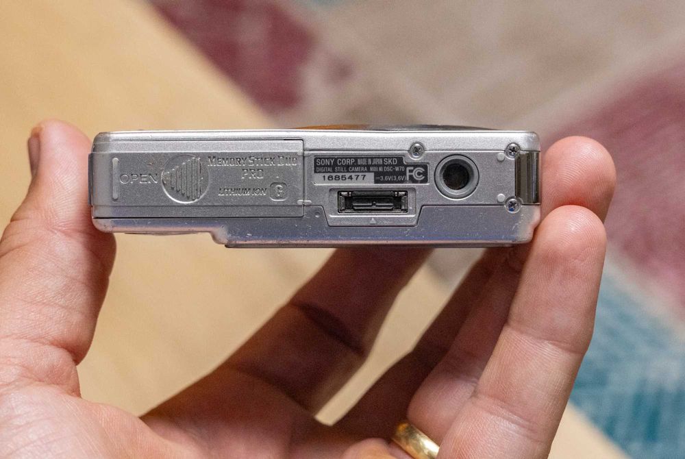 Sony DSC W70 camera foto digitala 7MP, Carl Zeiss Lens