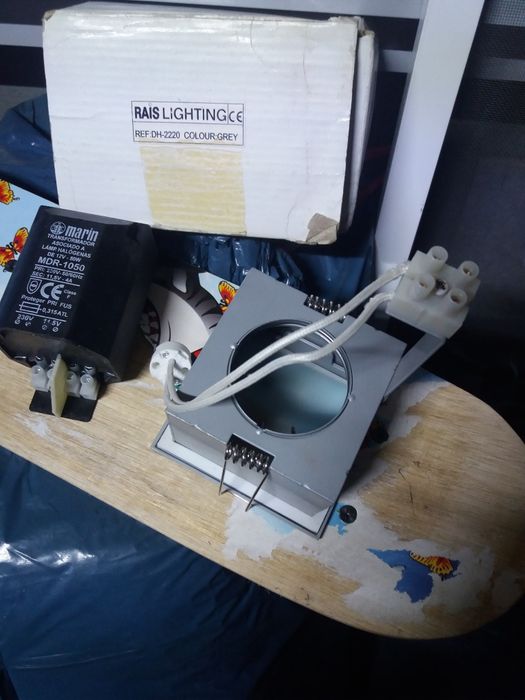 Lampa halogen cu transformator ,nou