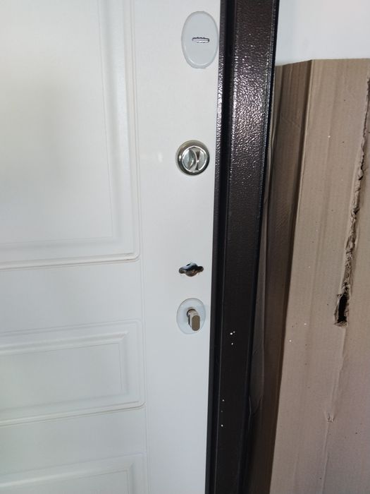 Дверь входная 2.05/88 правый (новый)