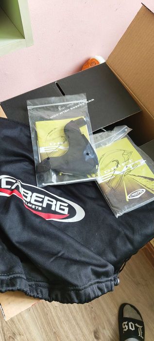 Женска каска за мотор