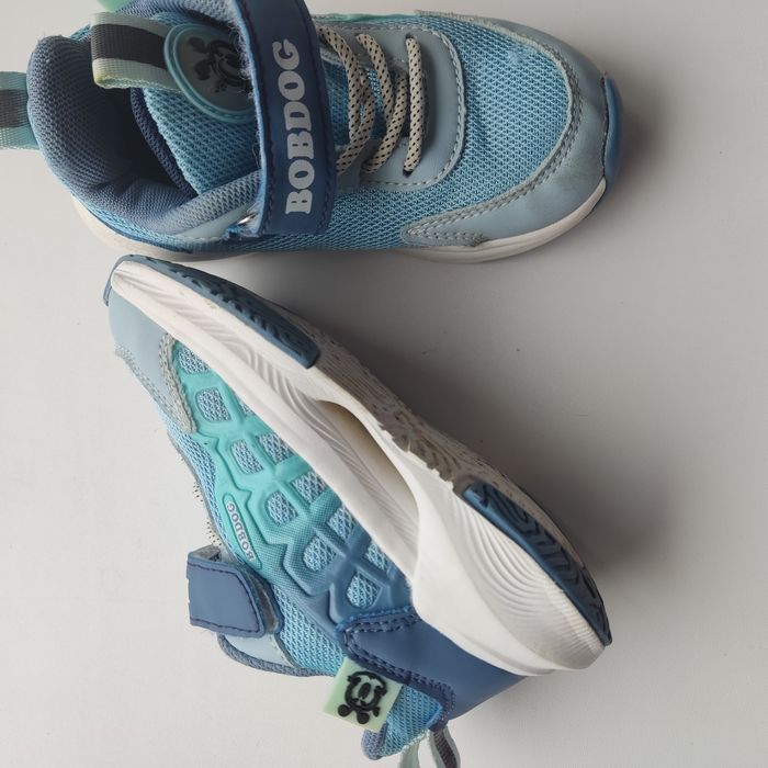 Детские кроссовки р. 28