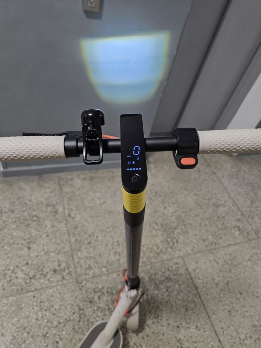 Vand trotineta electrica