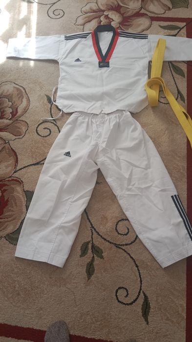 Спортивный костюм