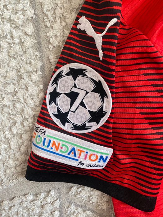 Футбольная форма Милана