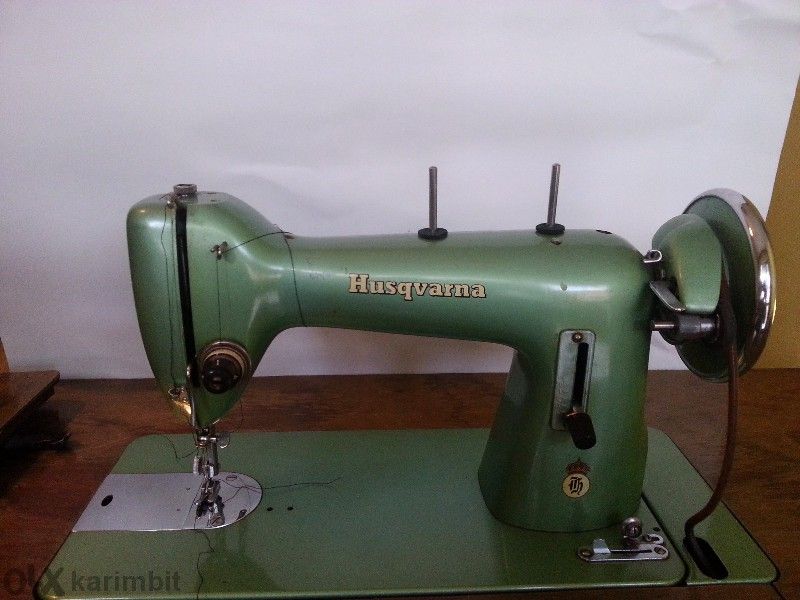 Ретро крачна шевна машина Хускварна (Husqvarna)