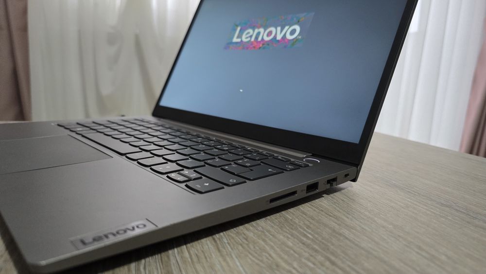 Laptop Lenovo Thinkbook 14 gen4, ryzen5, 14,1,256 gb ssd, video 2gb