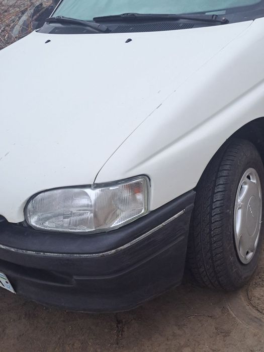 Ford escord narxi 1400$