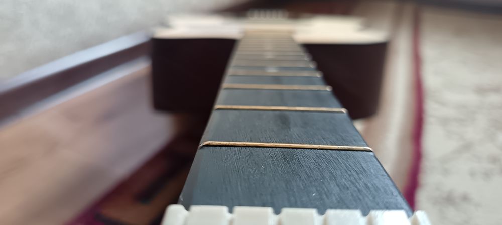 Akustik gitara 38dyum classic sim qoshib beraman