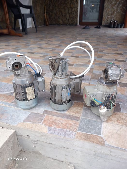 Motore cu reductor 3 bucăți