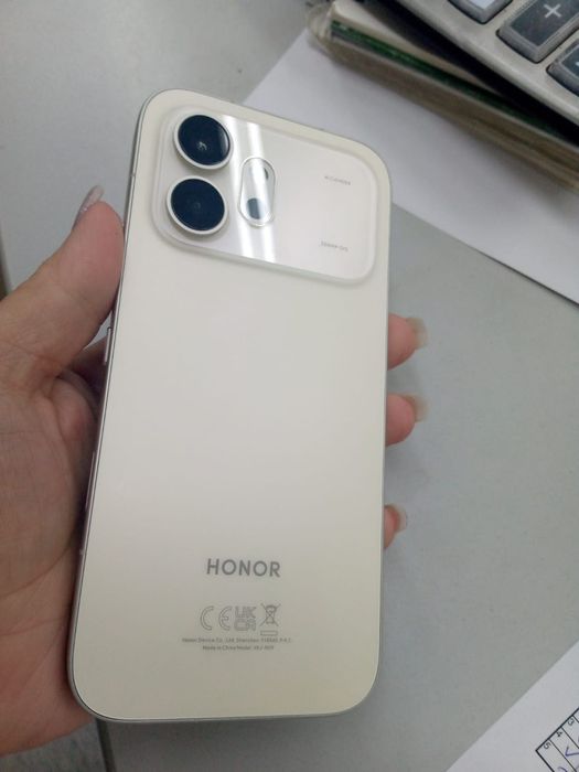 Продам телефон  Honor 600