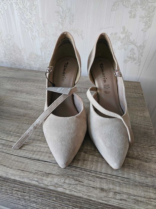 Дамски високи обувки