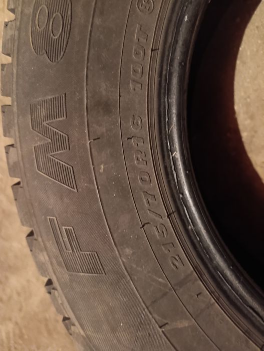 Продам комплект зимней резины