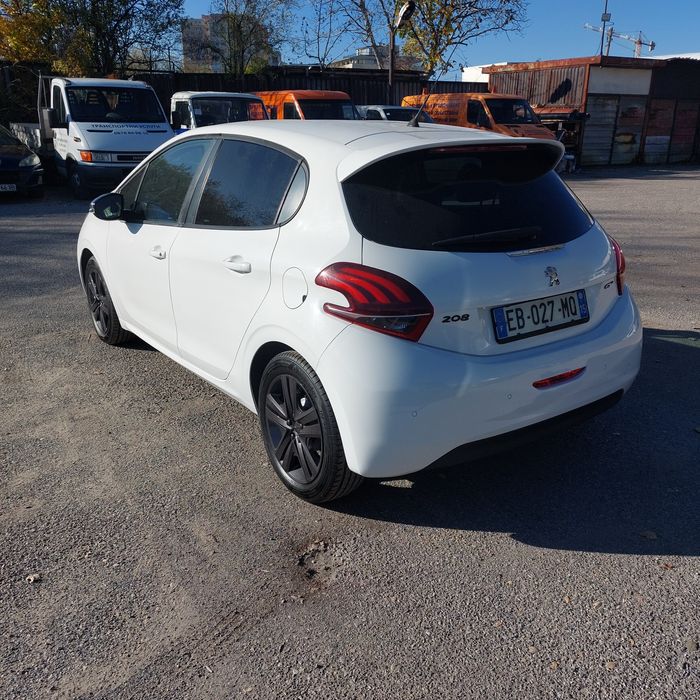 Peugeot 208 benzin