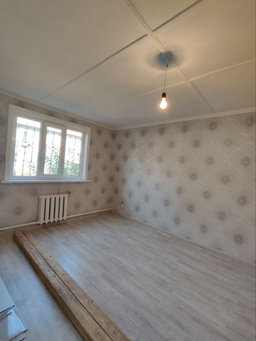 Продаётся 1 комн кв/1 этаж/2, Спутник 8, дерево