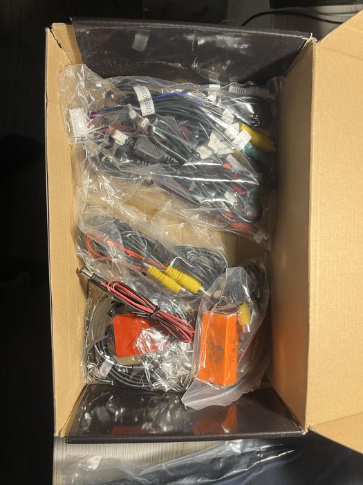 Universal car play media