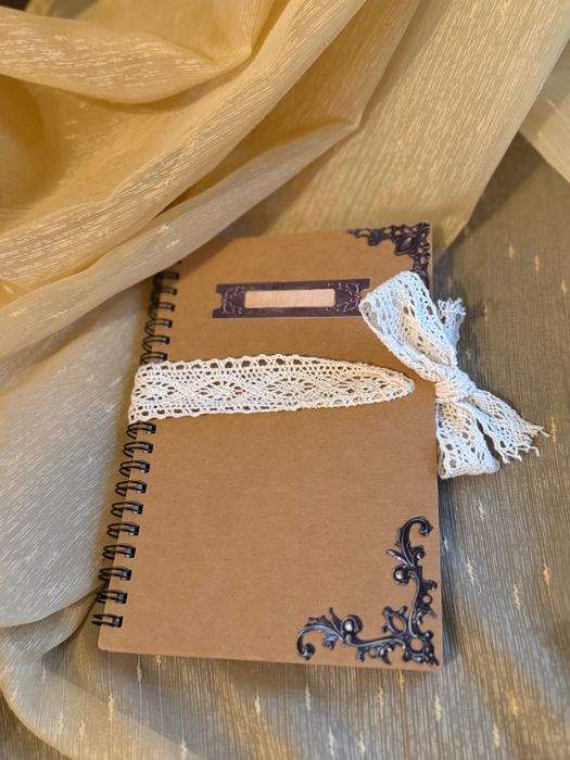 Книжни подвързии, бележници, свещи