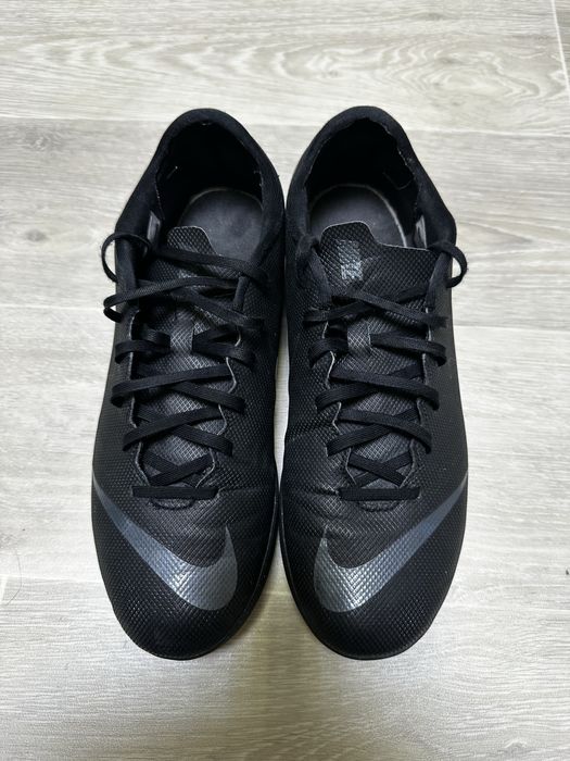 Продам оригинальные сороконожки Найк