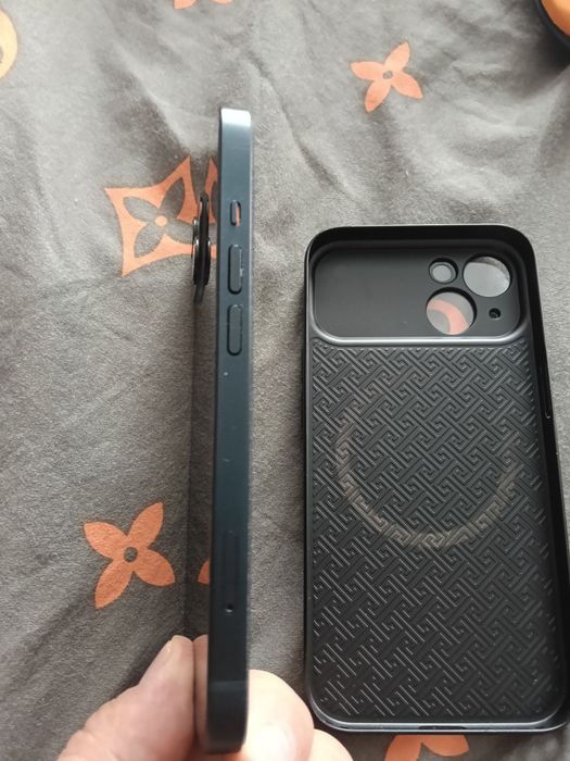 Продам Айфон 13 продам