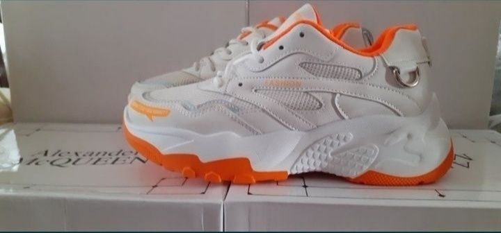 Женский аяқ-киімдер.Бағасы 7000тг.