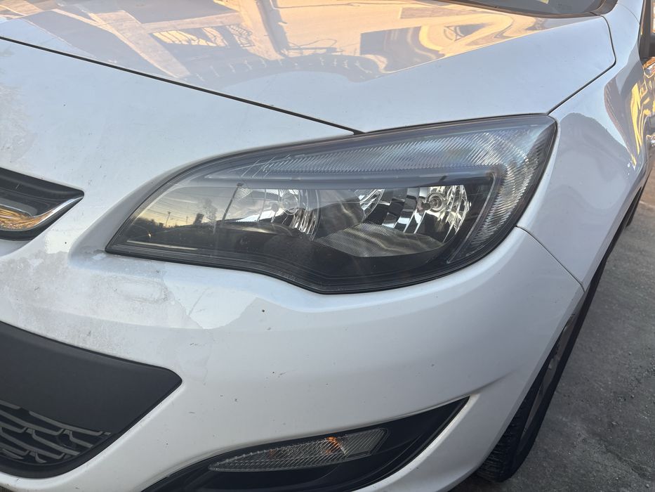 Far dreapta cu drl lumini de zii cu led opel astra j sport tourer 2018