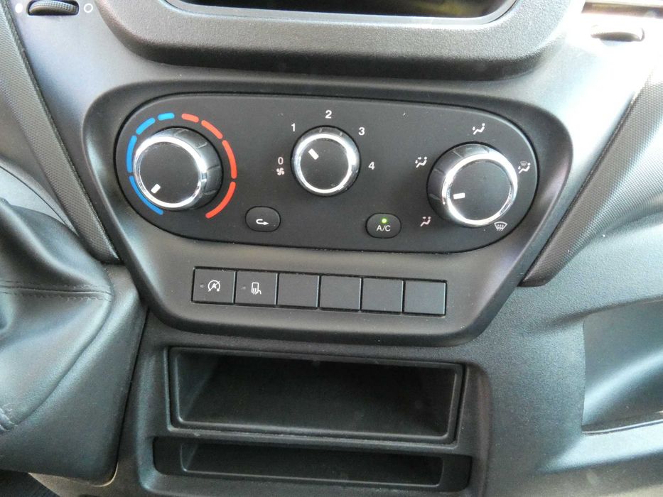 Iveco 35S14 / izoterm / 10 europaleti / stoc 3 unitati