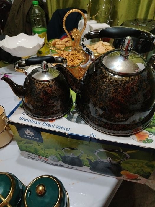 Посуда стаканы, тарелки