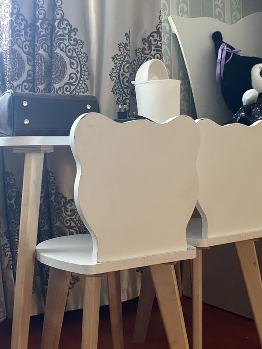 Детский стол со стульями