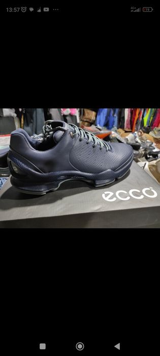 Кожаные кроссовки Ecco.