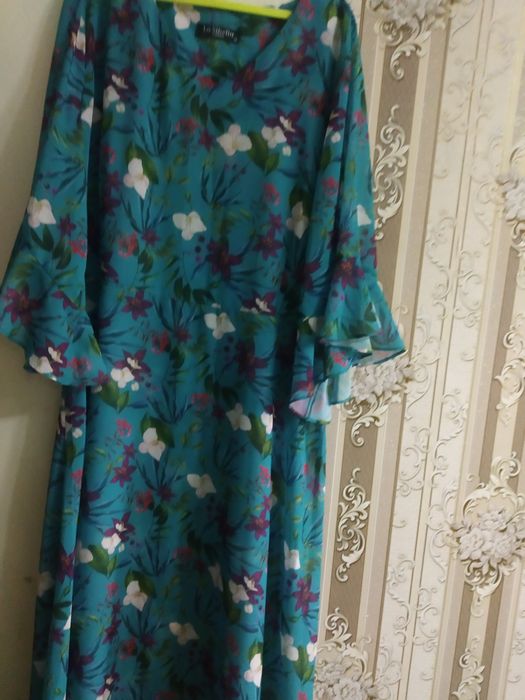 Продается платьев