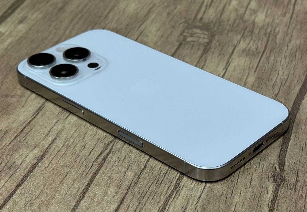б/у Phone 16 Pro 128Gb Silver  1-sim зареган в UZIMEI