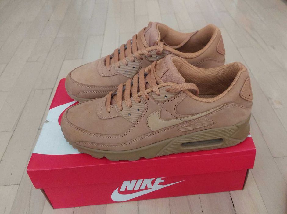 NIKE AIR MAX 9O Premium Winter Track 3