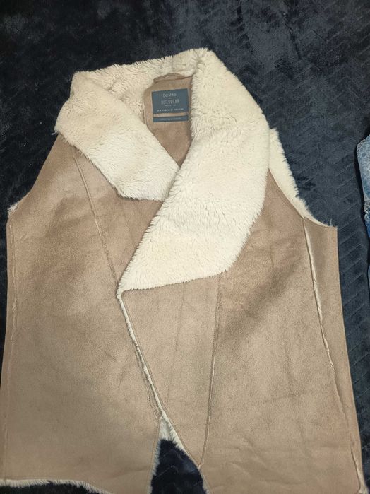 Дамски елеци М р.р 15 лв бройката