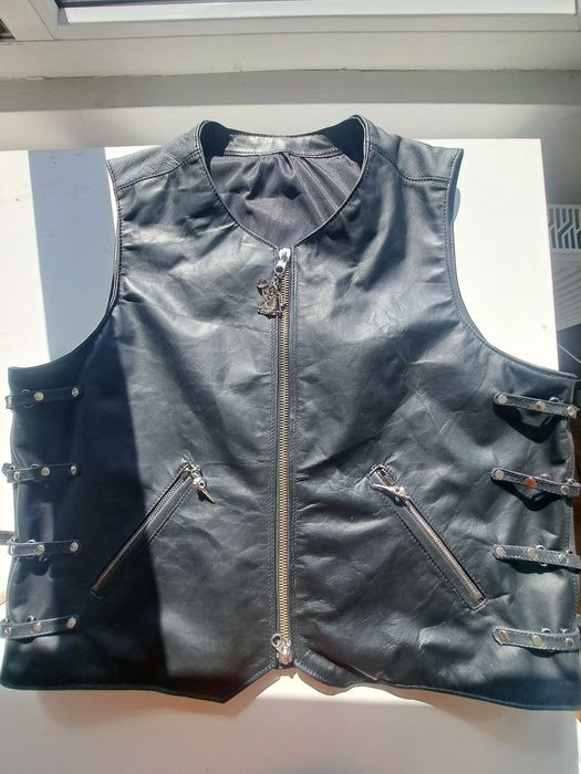 Vand veste piele model moto-rock, pret pe bucata, marime 50-52.