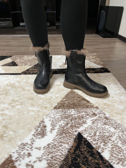 Продам новые ботинки