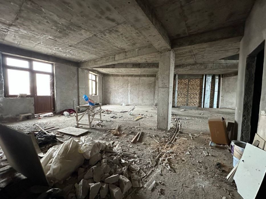 Ц-2 Дархан Басри Баба 6/7-8/8 330кв.м коробка с каадстром