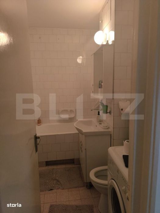 Apartament de vanzare, cu 3 camere si 3 balcoane, 74 mp, zona Manastur
