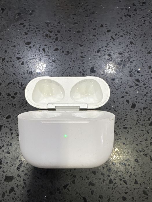 Aitpods 3 case bez naushnikov